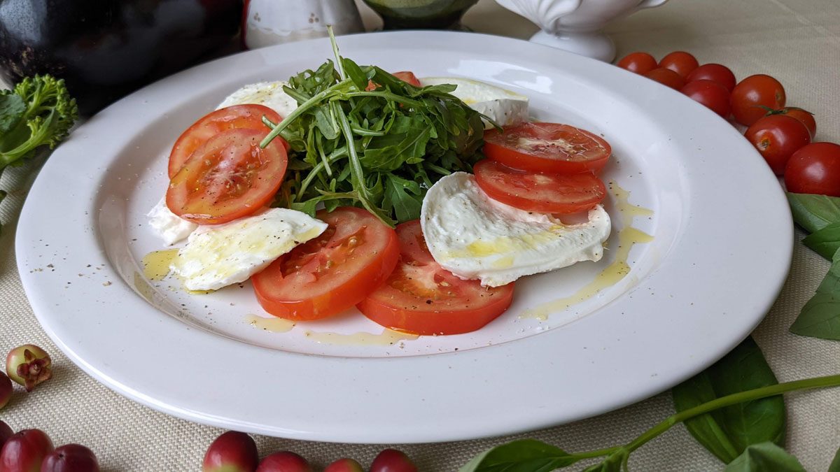 Tomato and mozzarella at La Pizzica